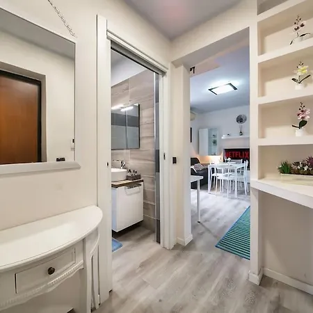Apartament Ampio Quadrilocale Navigli/forum + Free Parking Mediolan